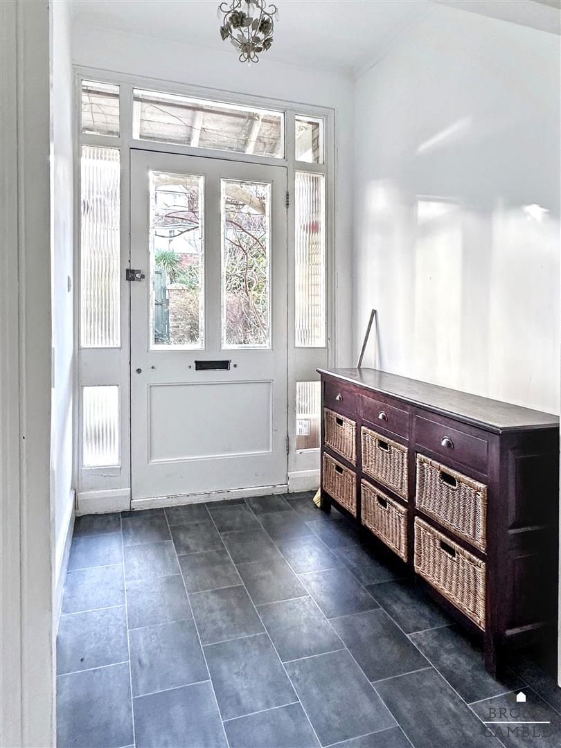 1 Bedroom Flat. Willingdon Road in Eastbourne,  13